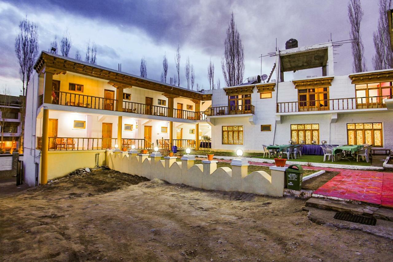 Oyo 37004 City Heart Guest House Leh Ngoại thất bức ảnh